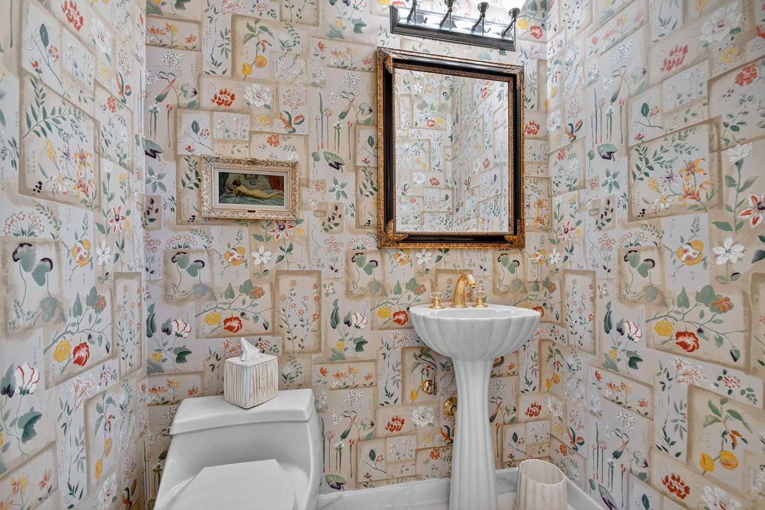 Activo con contrato: $949,000 (3 camas, 2 baños, 2600 Pies cuadrados)