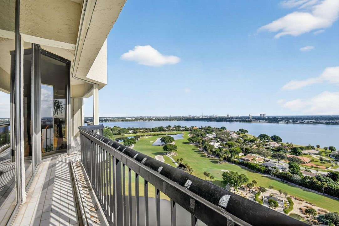 Activo con contrato: $949,000 (3 camas, 2 baños, 2600 Pies cuadrados)