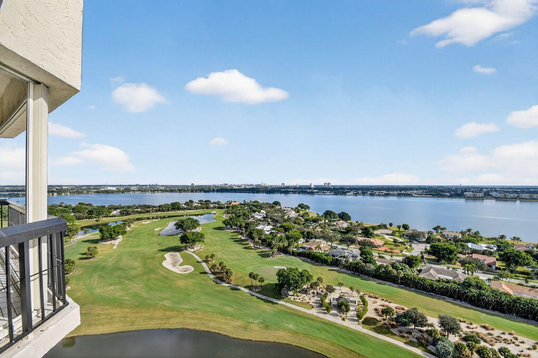 Activo con contrato: $949,000 (3 camas, 2 baños, 2600 Pies cuadrados)