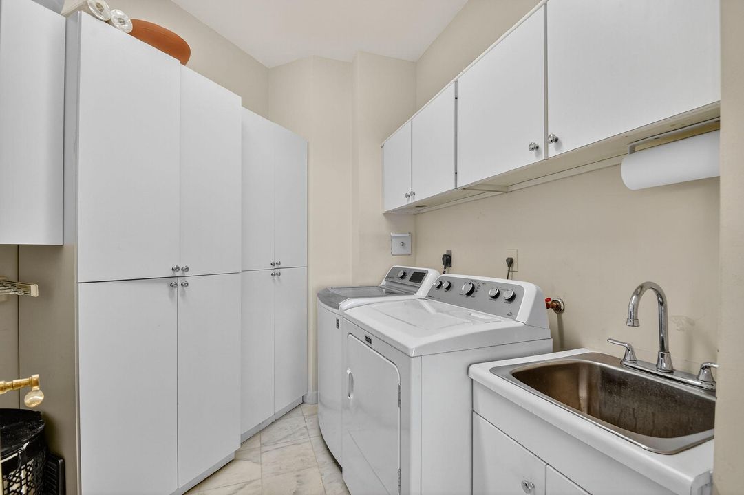 Activo con contrato: $949,000 (3 camas, 2 baños, 2600 Pies cuadrados)