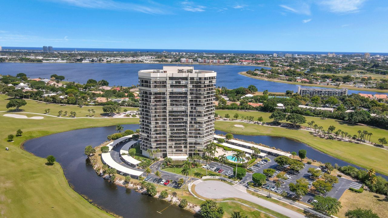 Activo con contrato: $949,000 (3 camas, 2 baños, 2600 Pies cuadrados)