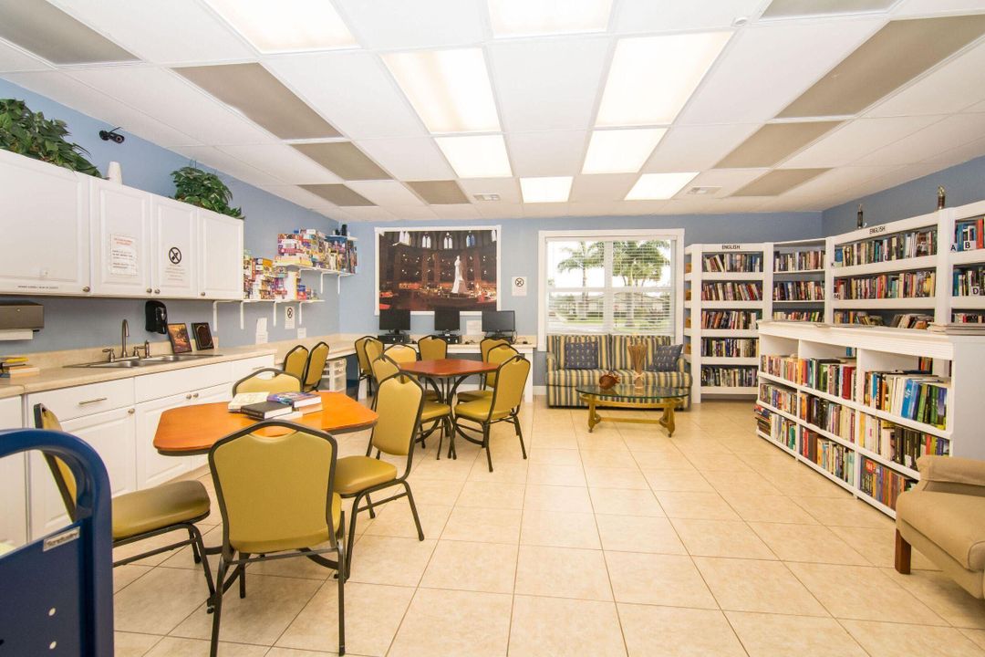 Под контрактом: $1,500 (2 спален, 1 ванн, 829 Квадратных фут)