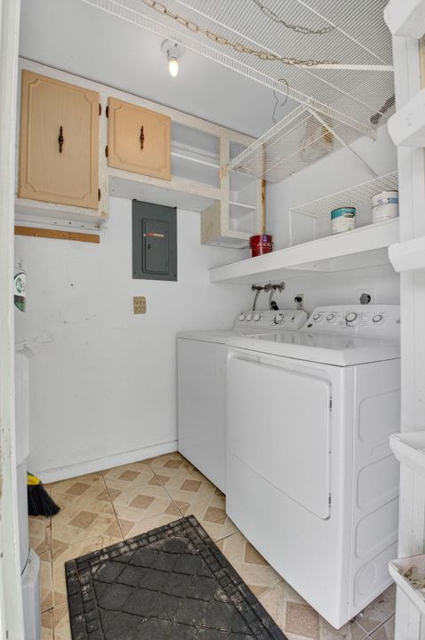 For Sale: $260,000 (2 beds, 2 baths, 1150 Square Feet)