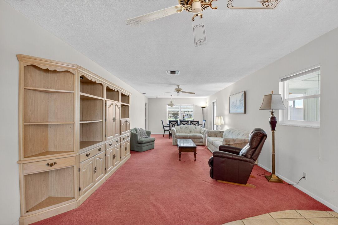 For Sale: $260,000 (2 beds, 2 baths, 1150 Square Feet)