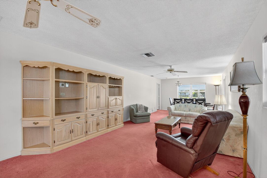 For Sale: $260,000 (2 beds, 2 baths, 1150 Square Feet)