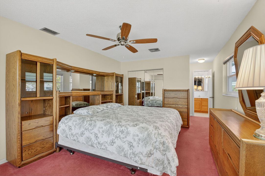 For Sale: $260,000 (2 beds, 2 baths, 1150 Square Feet)