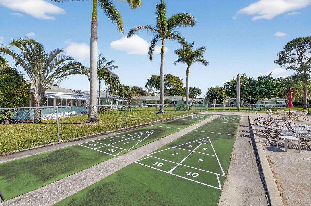 For Sale: $260,000 (2 beds, 2 baths, 1150 Square Feet)