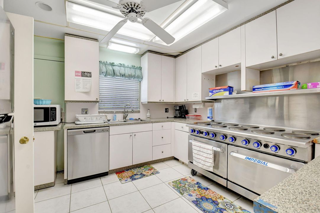 For Sale: $260,000 (2 beds, 2 baths, 1150 Square Feet)