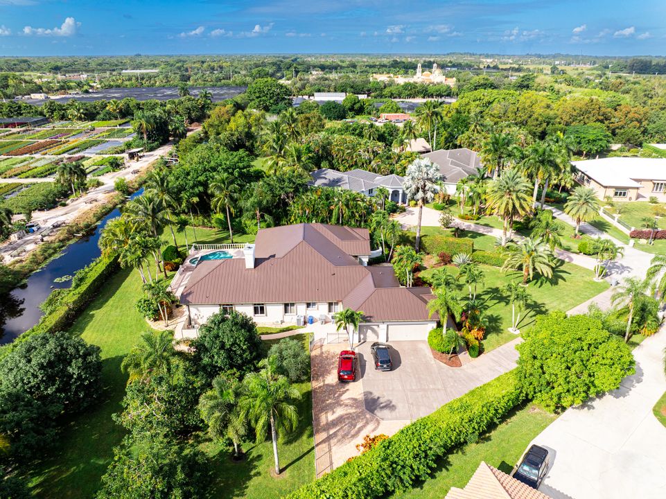 For Sale: $2,385,000 (5 beds, 4 baths, 4176 Square Feet)