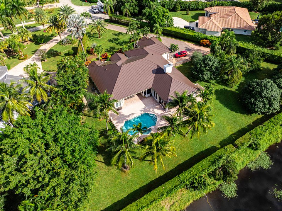 For Sale: $2,385,000 (5 beds, 4 baths, 4176 Square Feet)