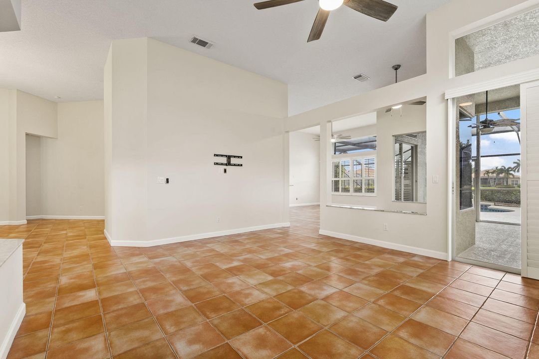 Active With Contract: $519,900 (3 beds, 3 baths, 2314 Square Feet)