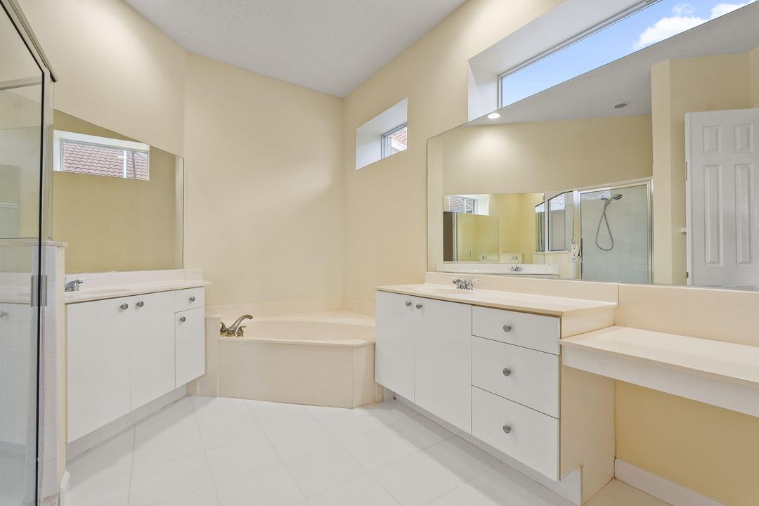 Active With Contract: $519,900 (3 beds, 3 baths, 2314 Square Feet)