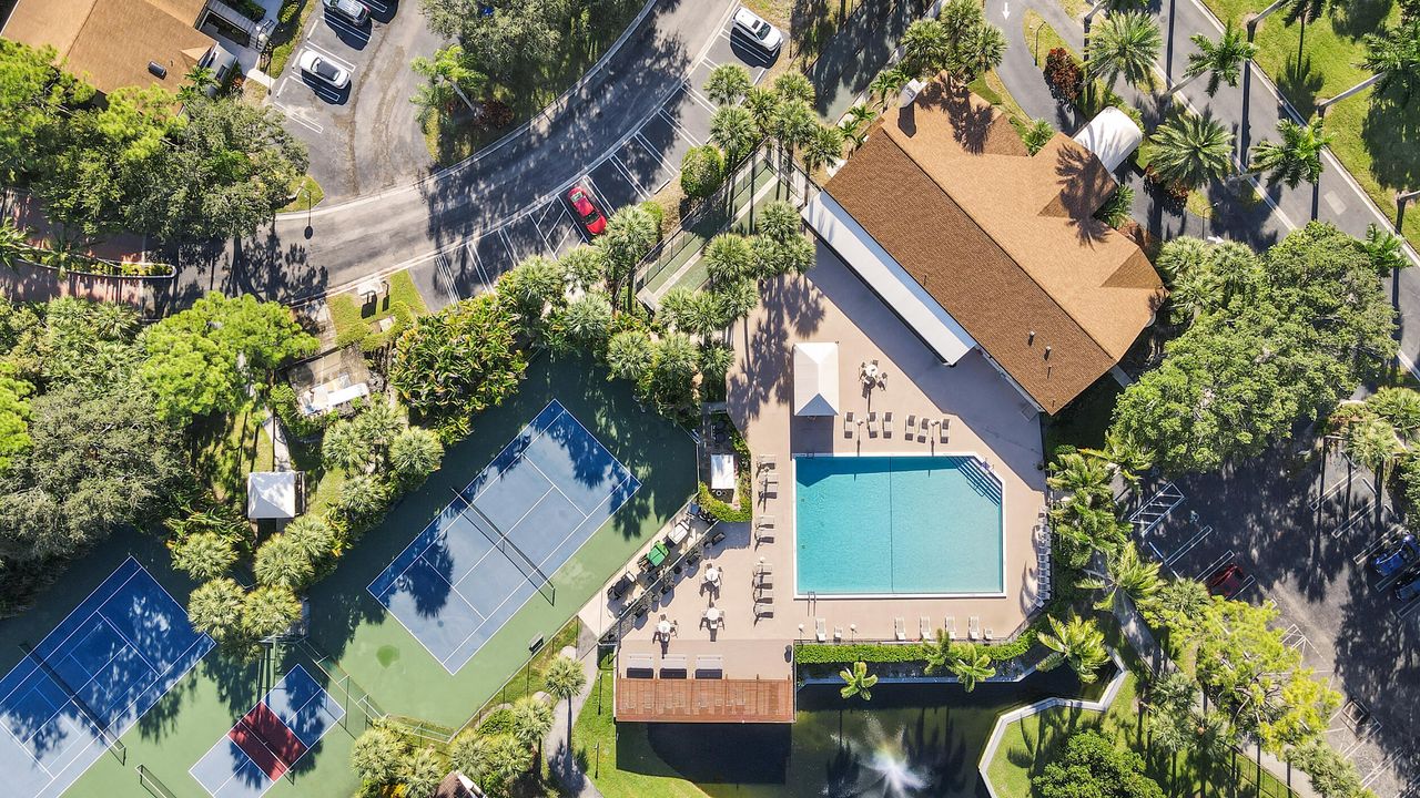 待售: $229,999 (3 贝兹, 2 浴室, 1275 平方英尺)