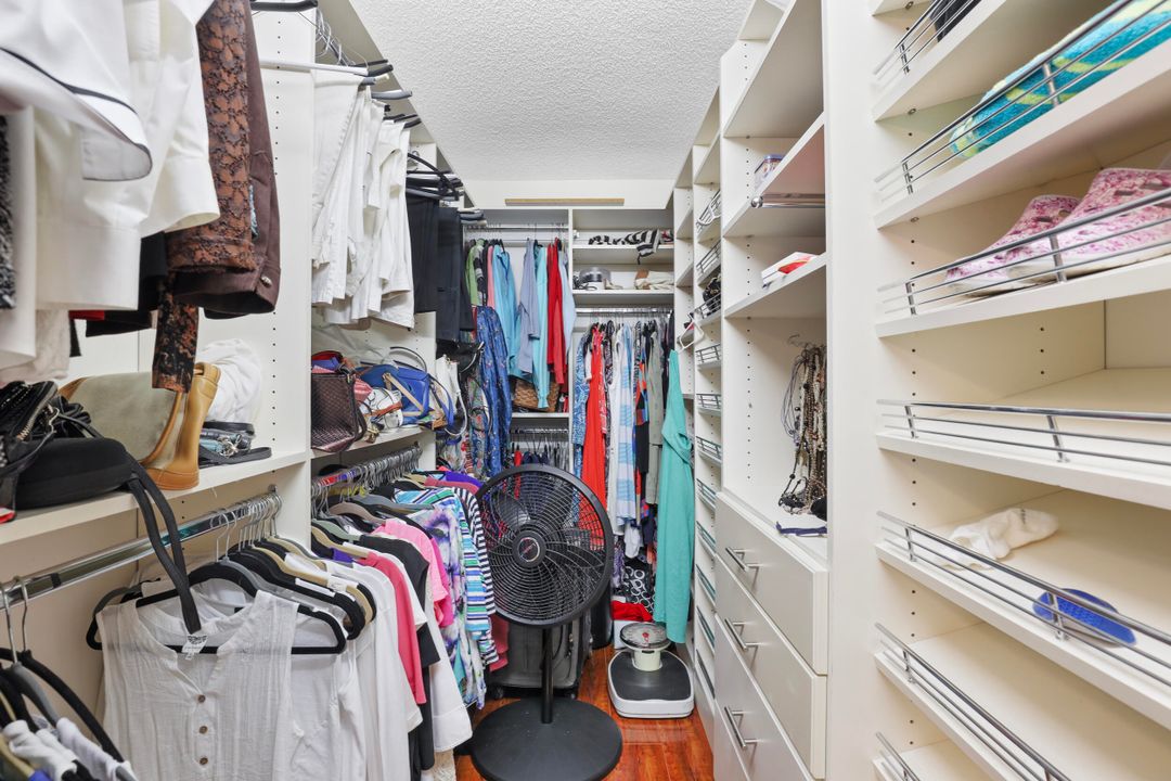 待售: $229,999 (3 贝兹, 2 浴室, 1275 平方英尺)