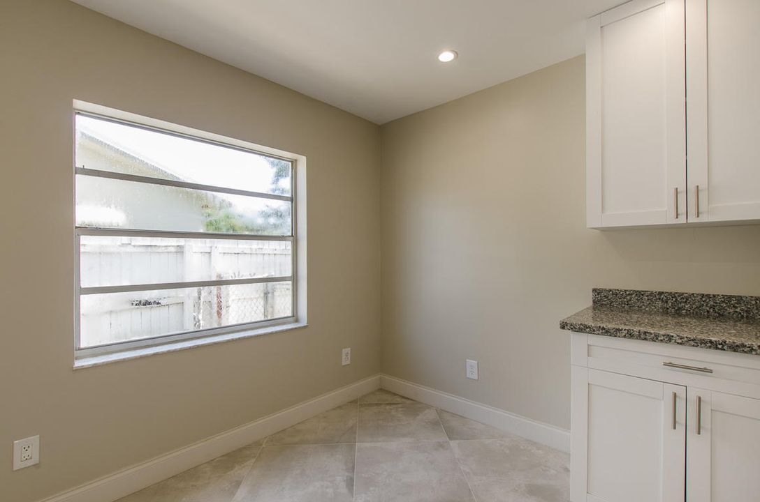 На продажу: $620,000 (4 спален, 2 ванн, 1757 Квадратных фут)