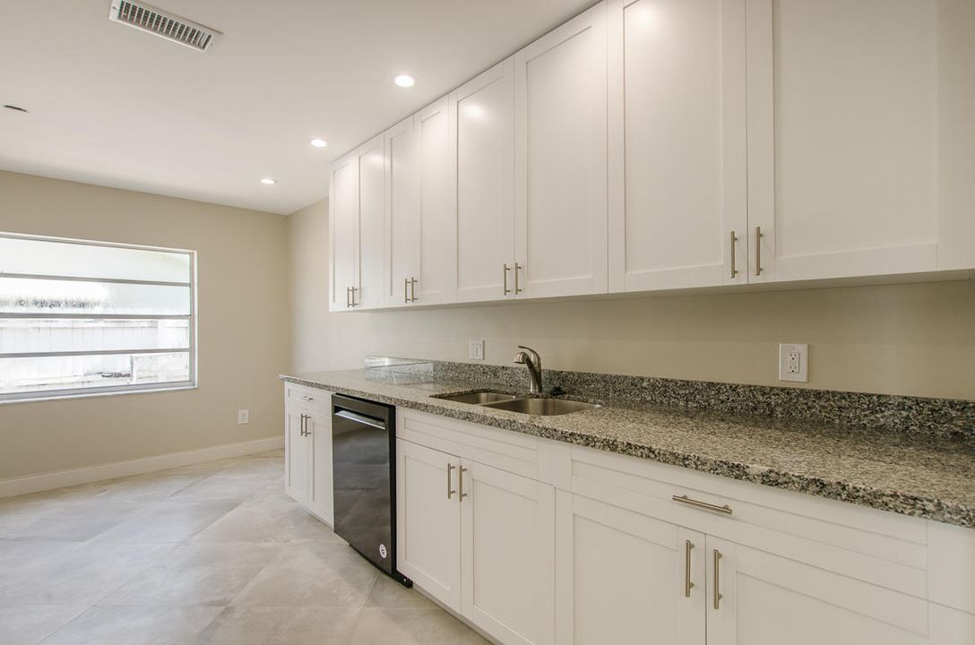 На продажу: $620,000 (4 спален, 2 ванн, 1757 Квадратных фут)