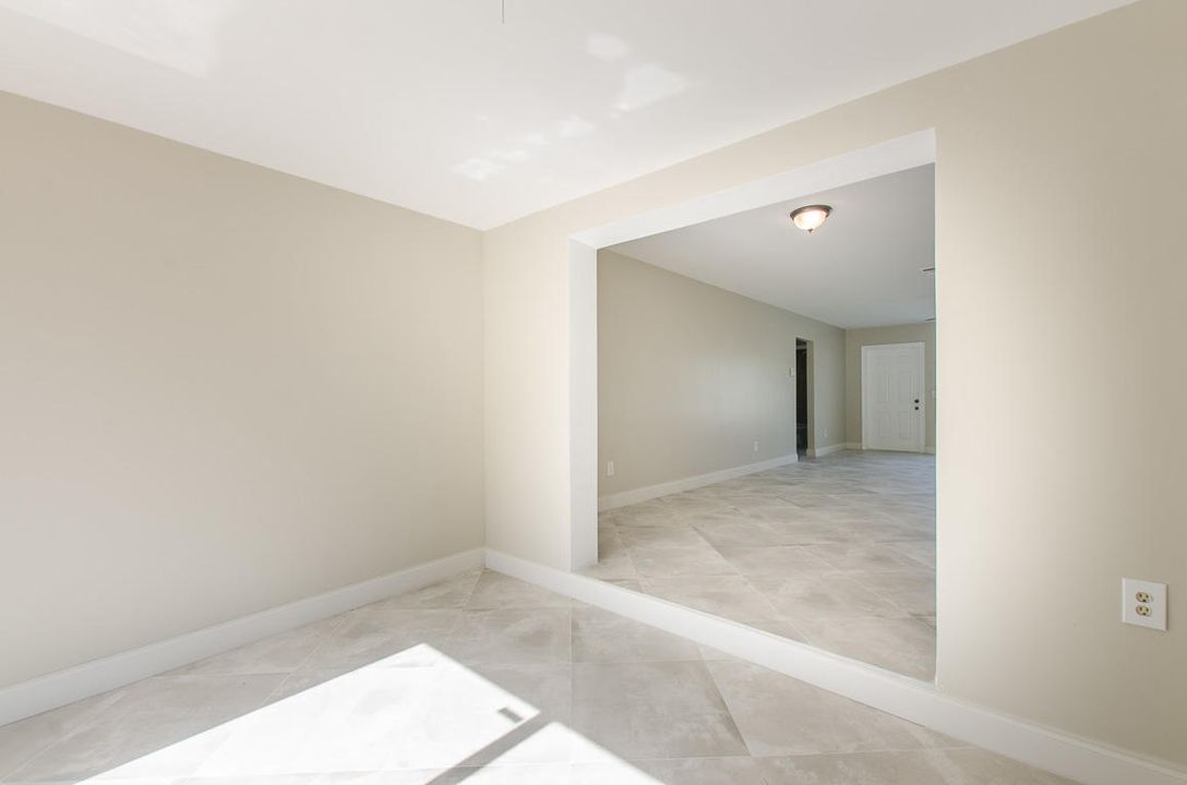 На продажу: $620,000 (4 спален, 2 ванн, 1757 Квадратных фут)