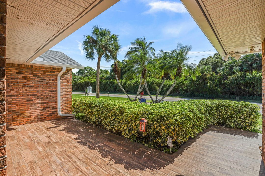 For Sale: $425,000 (3 beds, 2 baths, 1886 Square Feet)