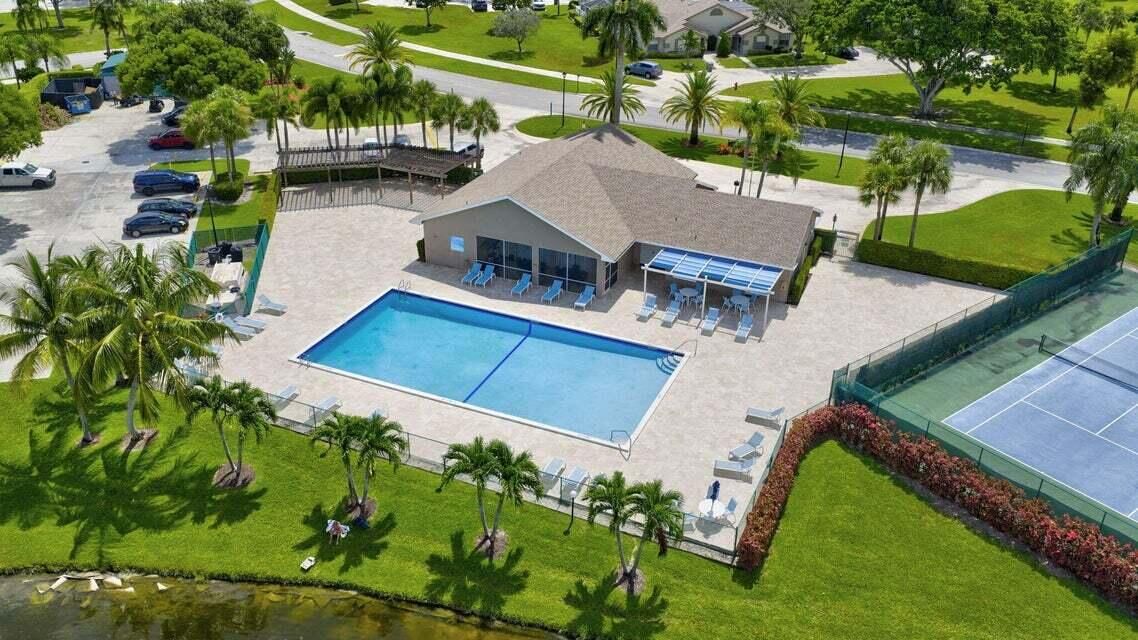 For Rent: $2,850 (2 beds, 2 baths, 1425 Square Feet)