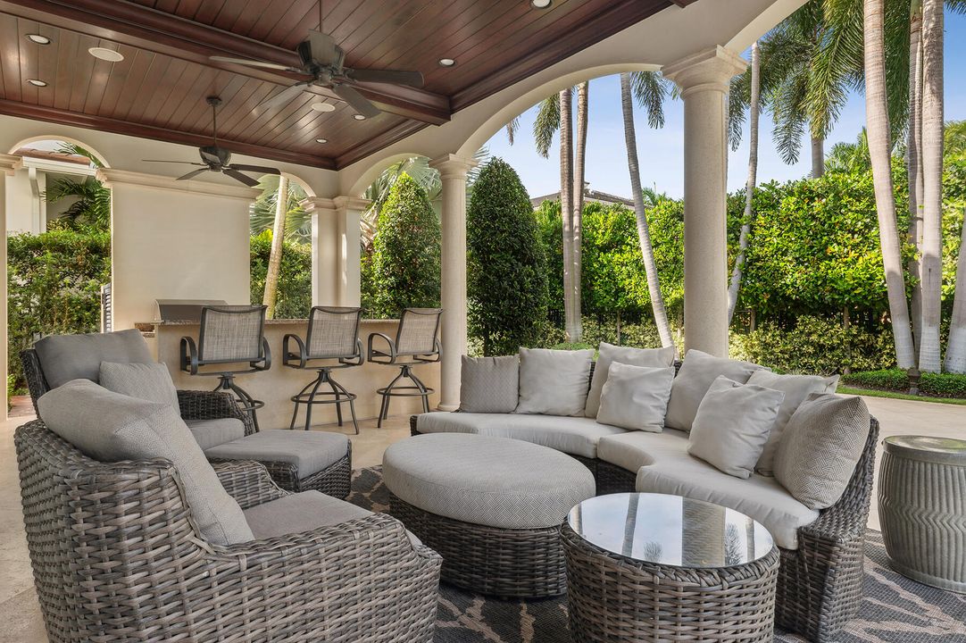 待售: $8,500,000 (5 贝兹, 6 浴室, 5961 平方英尺)