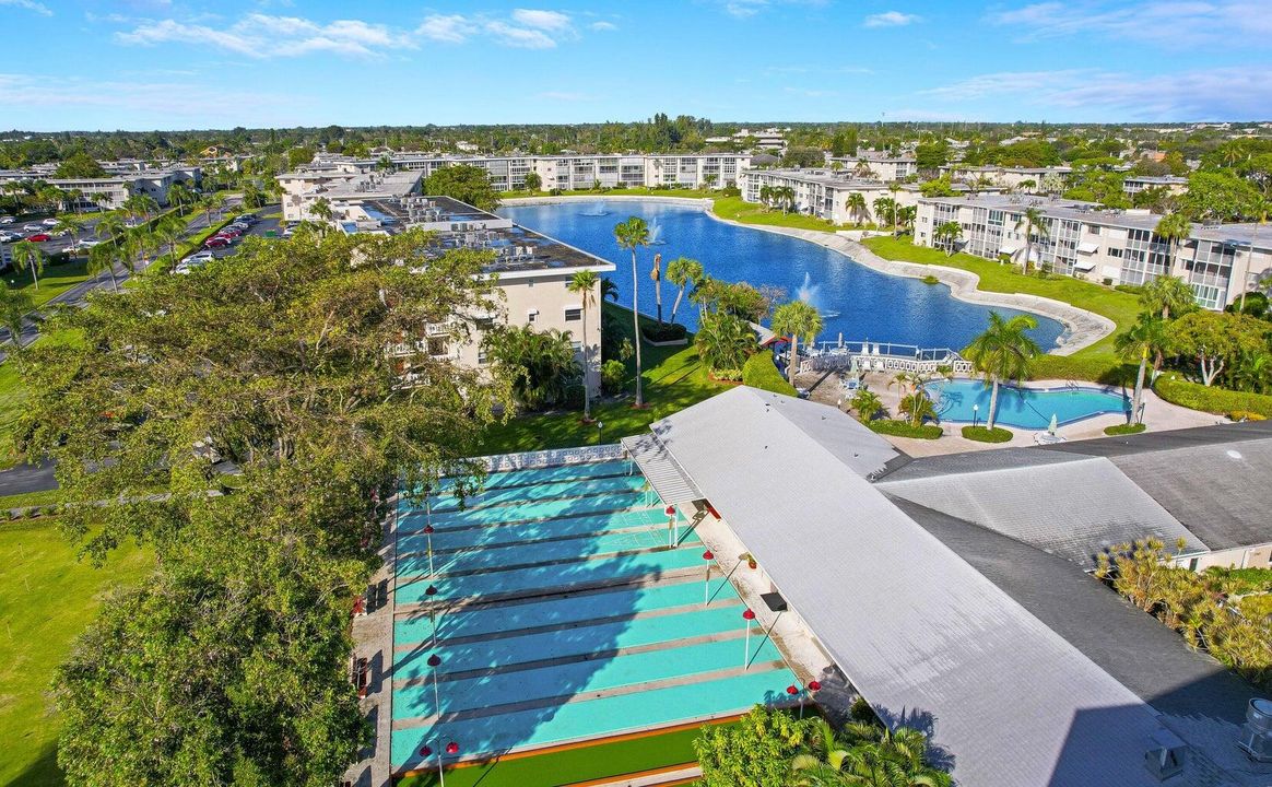 For Sale: $99,000 (2 beds, 1 baths, 894 Square Feet)