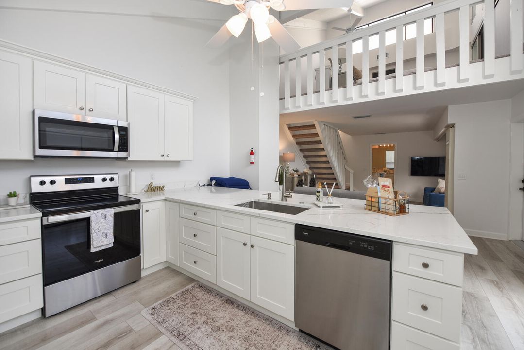 For Rent: $3,000 (1 beds, 2 baths, 1160 Square Feet)