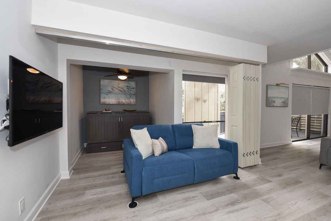 For Rent: $3,000 (1 beds, 2 baths, 1160 Square Feet)