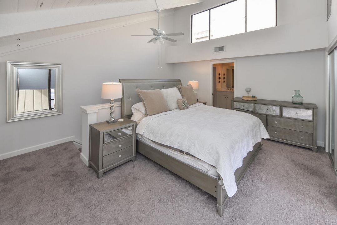 For Rent: $3,000 (1 beds, 2 baths, 1160 Square Feet)