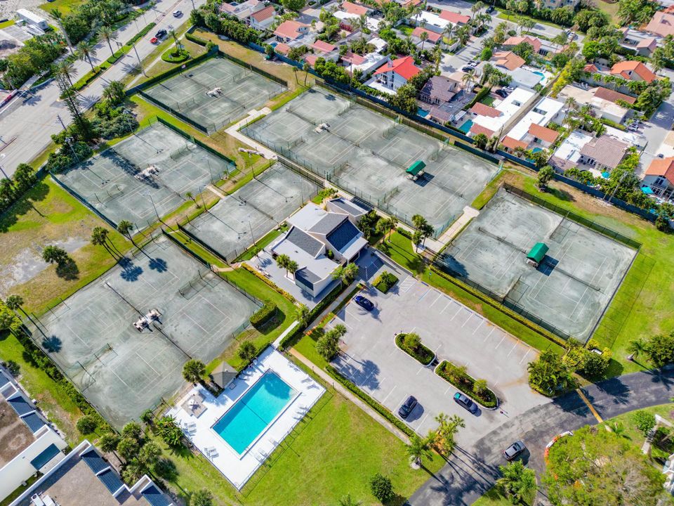 For Rent: $3,000 (1 beds, 2 baths, 1160 Square Feet)