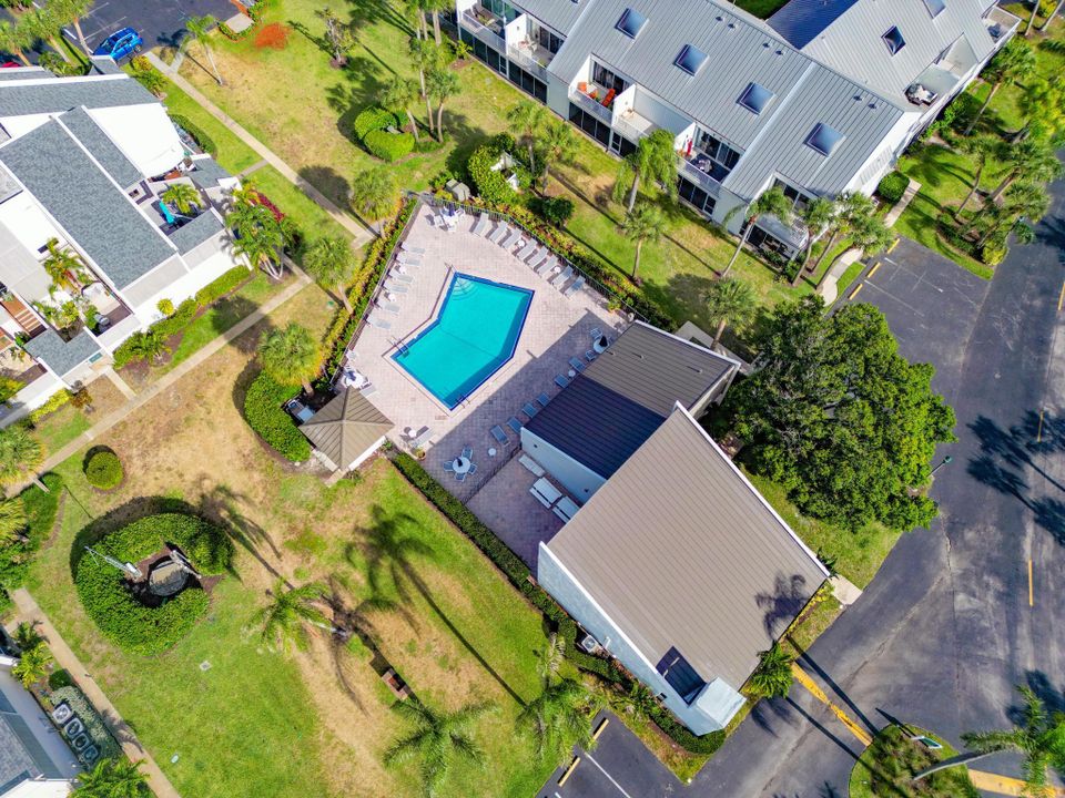 For Rent: $3,000 (1 beds, 2 baths, 1160 Square Feet)