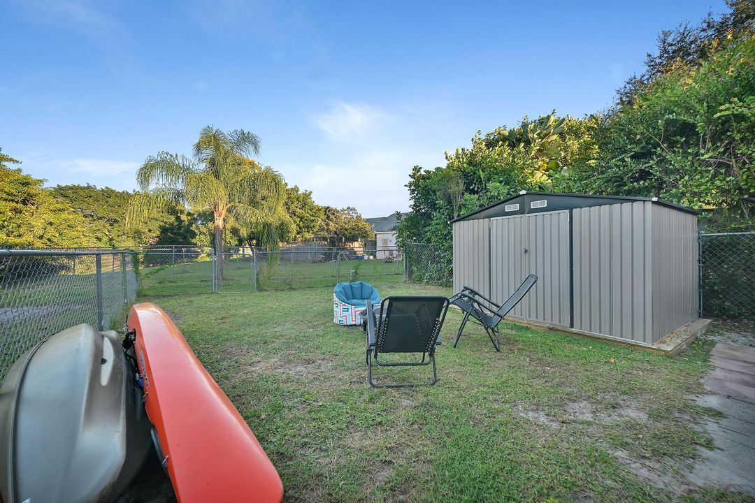 待售: $350,000 (2 贝兹, 2 浴室, 1049 平方英尺)