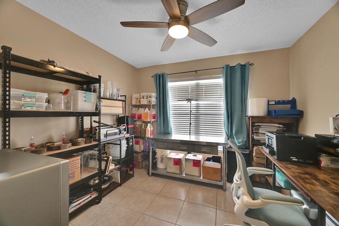 待售: $350,000 (2 贝兹, 2 浴室, 1049 平方英尺)