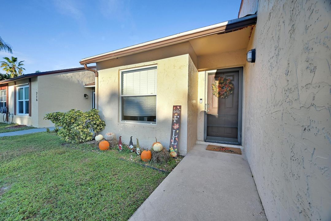 待售: $350,000 (2 贝兹, 2 浴室, 1049 平方英尺)