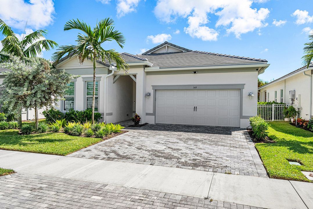 For Sale: $1,274,000 (3 beds, 2 baths, 2099 Square Feet)