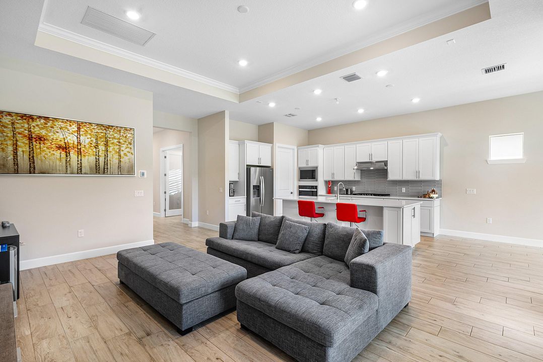 For Sale: $1,274,000 (3 beds, 2 baths, 2099 Square Feet)