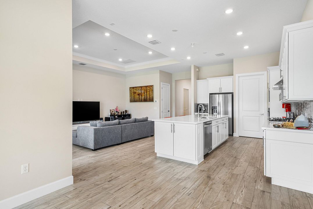 For Sale: $1,274,000 (3 beds, 2 baths, 2099 Square Feet)