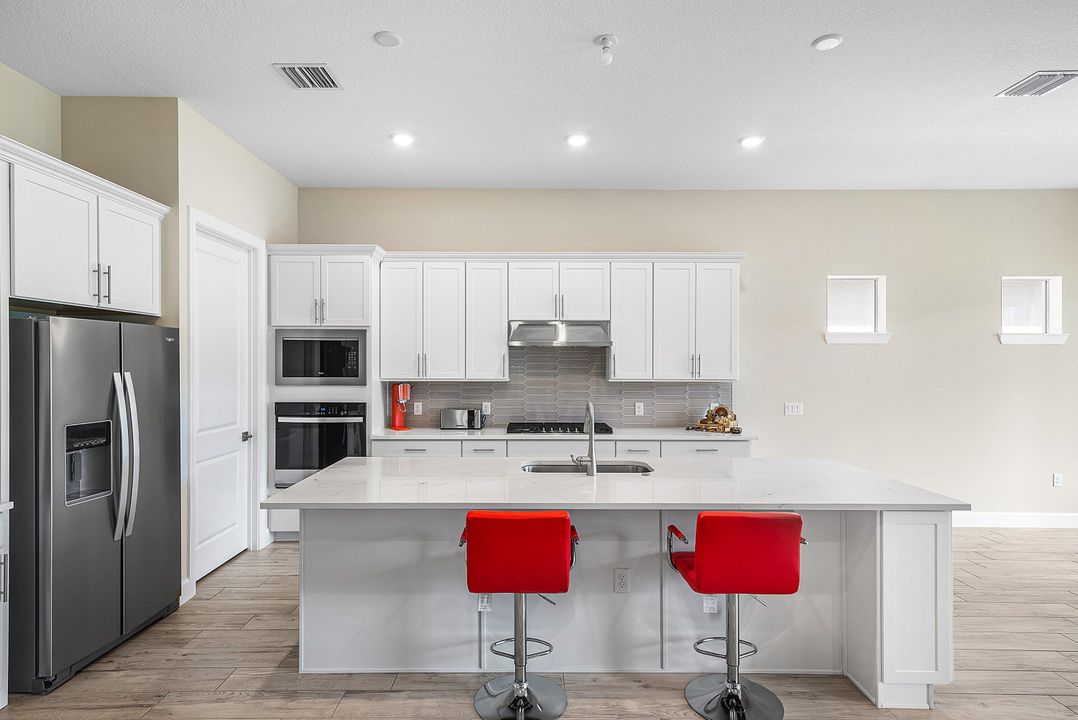 For Sale: $1,274,000 (3 beds, 2 baths, 2099 Square Feet)