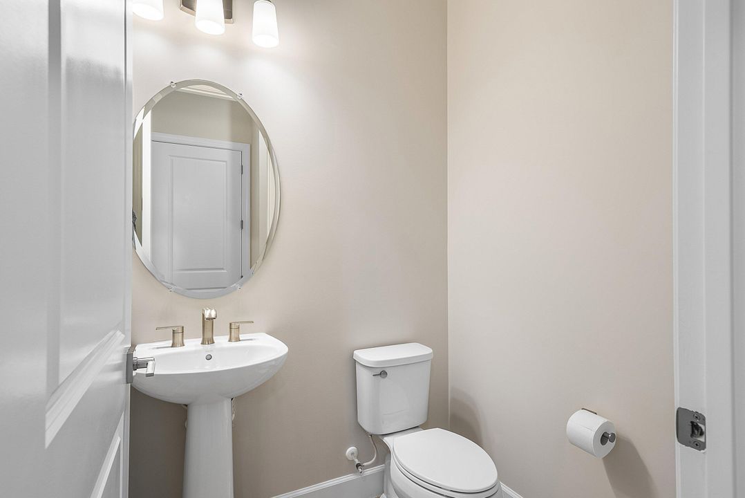 For Sale: $1,274,000 (3 beds, 2 baths, 2099 Square Feet)