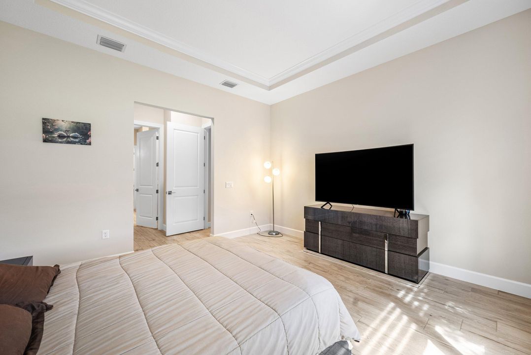 For Sale: $1,274,000 (3 beds, 2 baths, 2099 Square Feet)