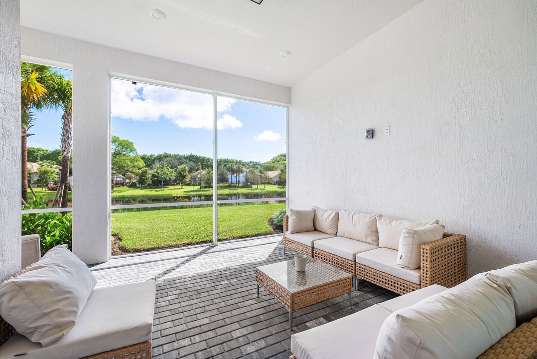 For Sale: $1,274,000 (3 beds, 2 baths, 2099 Square Feet)