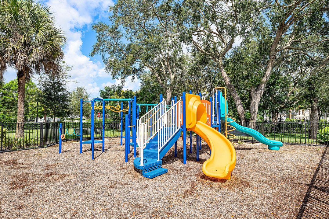 For Sale: $1,274,000 (3 beds, 2 baths, 2099 Square Feet)