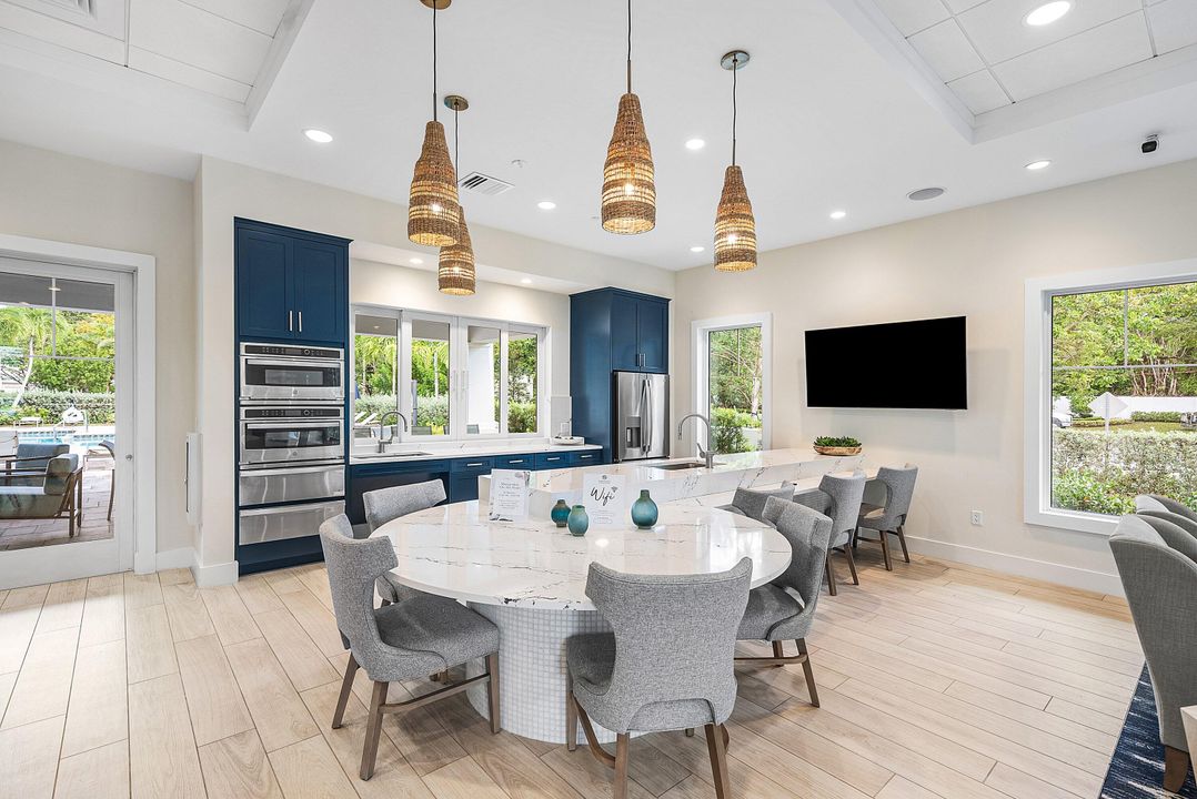 For Sale: $1,274,000 (3 beds, 2 baths, 2099 Square Feet)