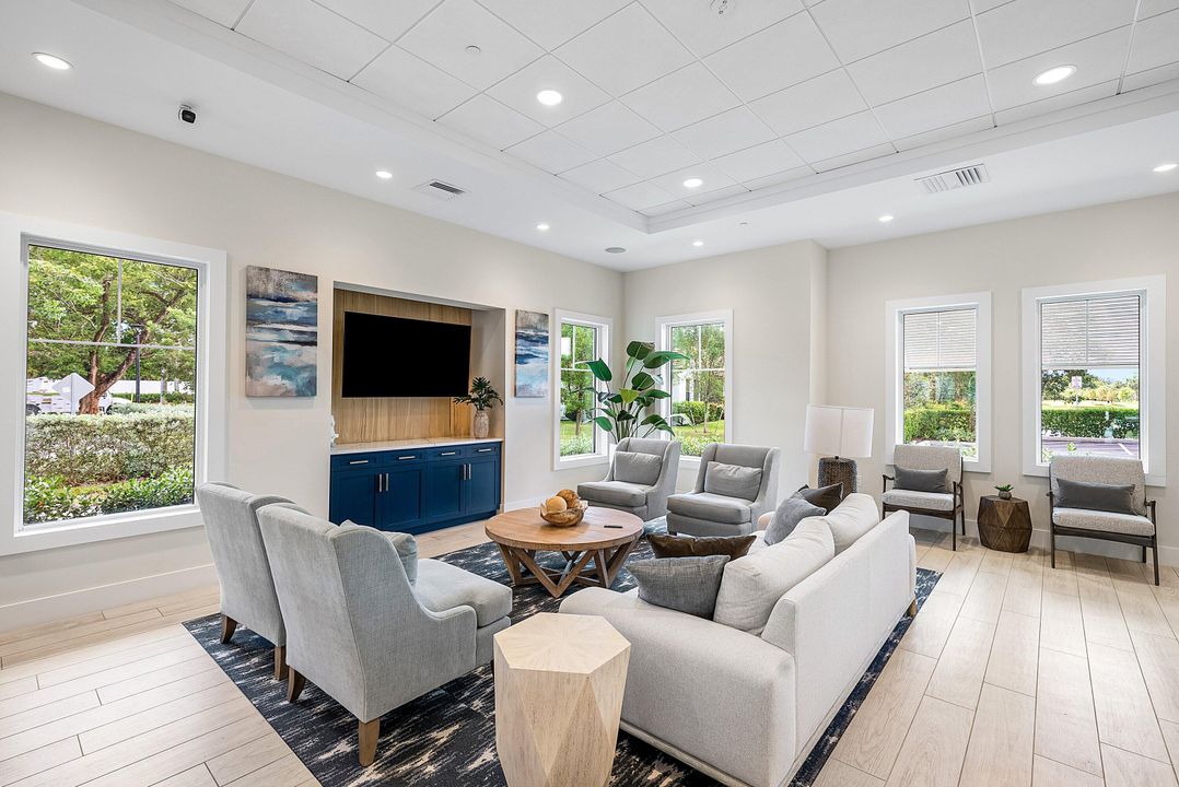 For Sale: $1,274,000 (3 beds, 2 baths, 2099 Square Feet)