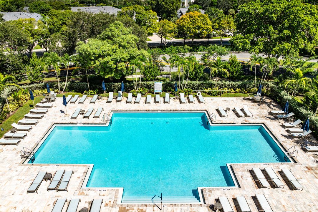 For Sale: $1,274,000 (3 beds, 2 baths, 2099 Square Feet)