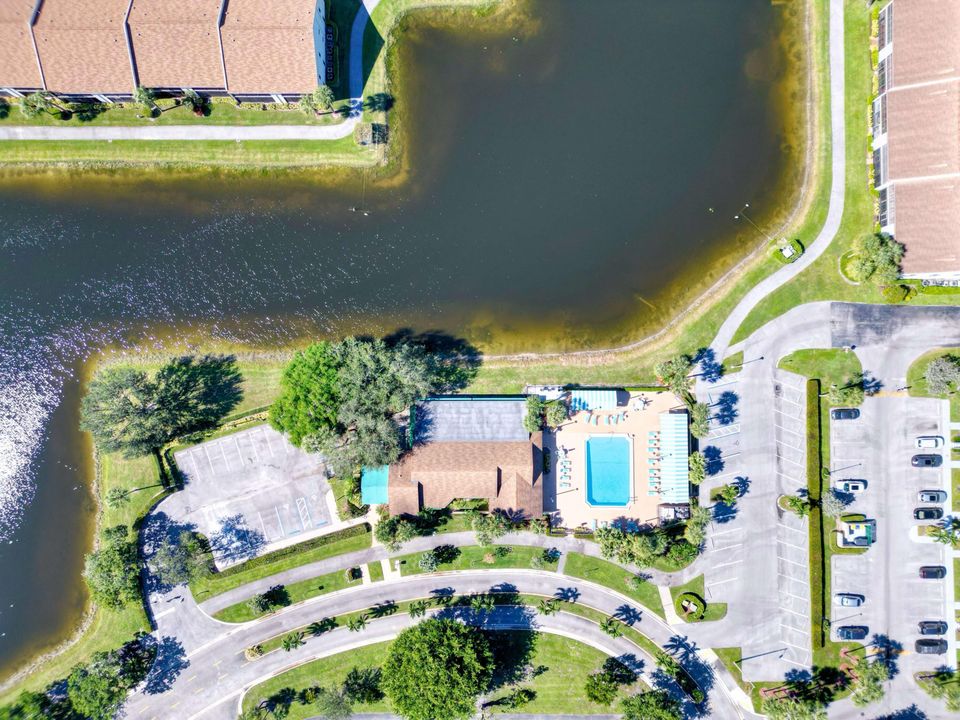 For Sale: $259,990 (2 beds, 2 baths, 1123 Square Feet)