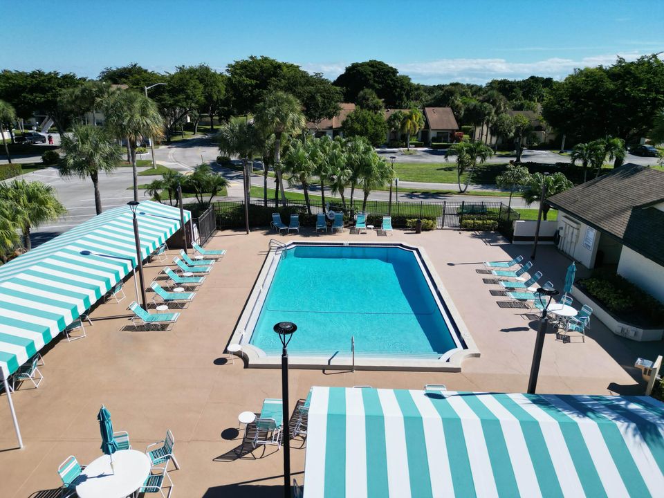 For Sale: $259,990 (2 beds, 2 baths, 1123 Square Feet)