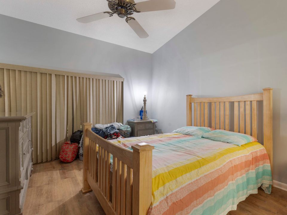 For Sale: $259,990 (2 beds, 2 baths, 1123 Square Feet)