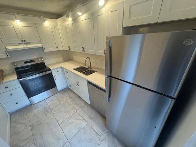 Под контрактом: $2,250 (2 спален, 2 ванн, 1235 Квадратных фут)