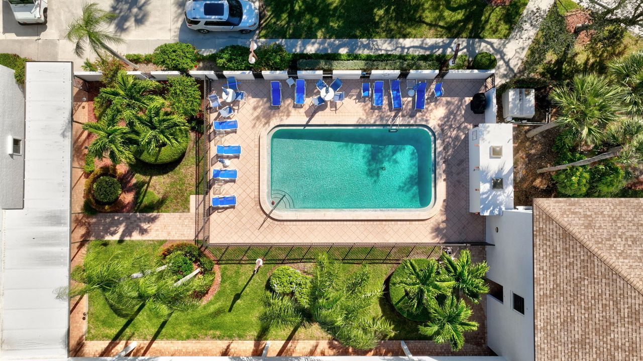 待售: $479,000 (2 贝兹, 2 浴室, 1208 平方英尺)