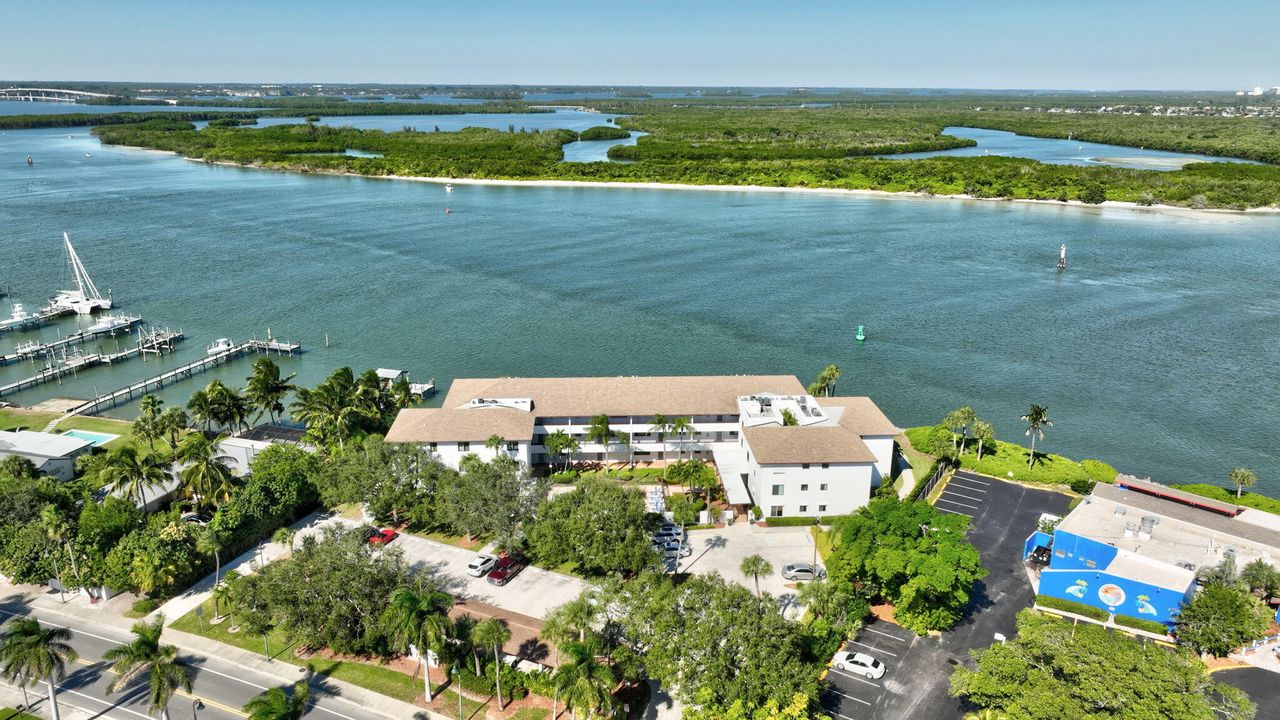 待售: $479,000 (2 贝兹, 2 浴室, 1208 平方英尺)